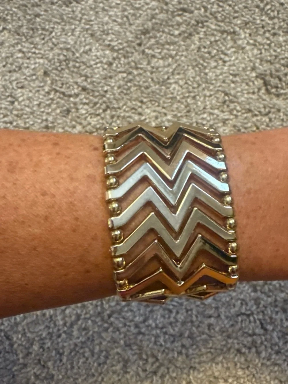 Express statement chevron